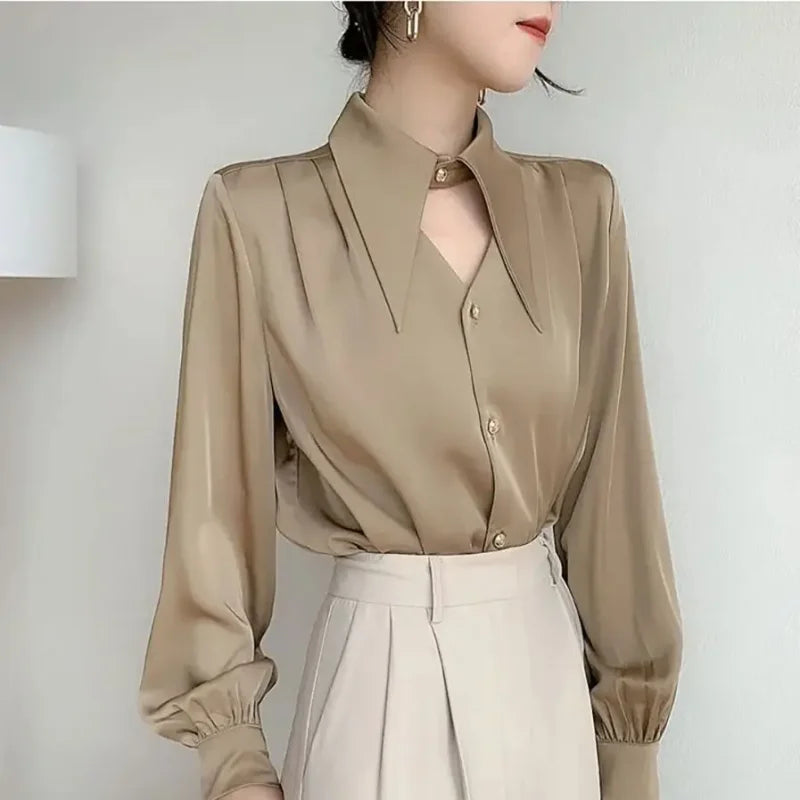 Blusa Social em Cetim com Gola Clássica e Botões Lenogue