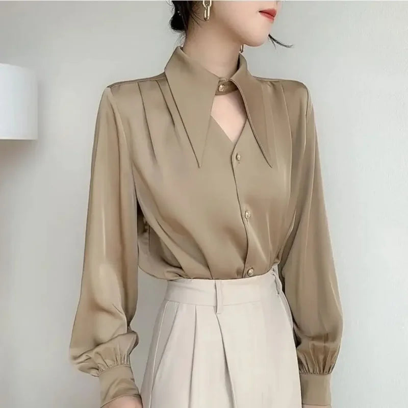 Blusa Social em Cetim com Gola Clássica e Botões Lenogue Bege / p