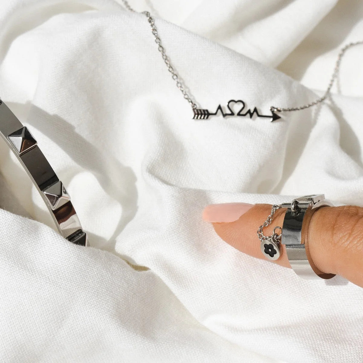 Bracelete Divine Tachas Prata Lenogue 17cm