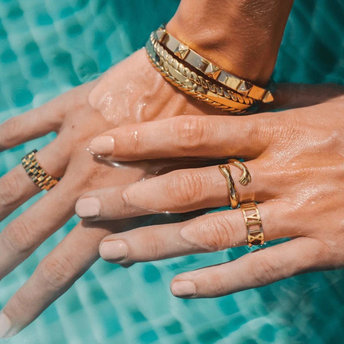 Bracelete Luxurious Folhas Dourada Lenogue Aberto