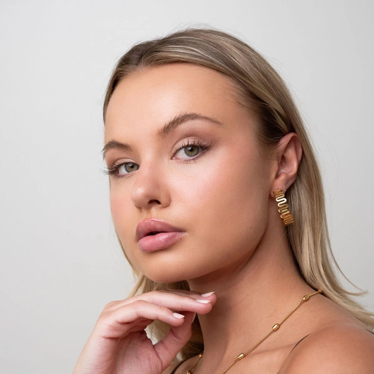 Brinco Divine Zig Zag Lenogue Ouro