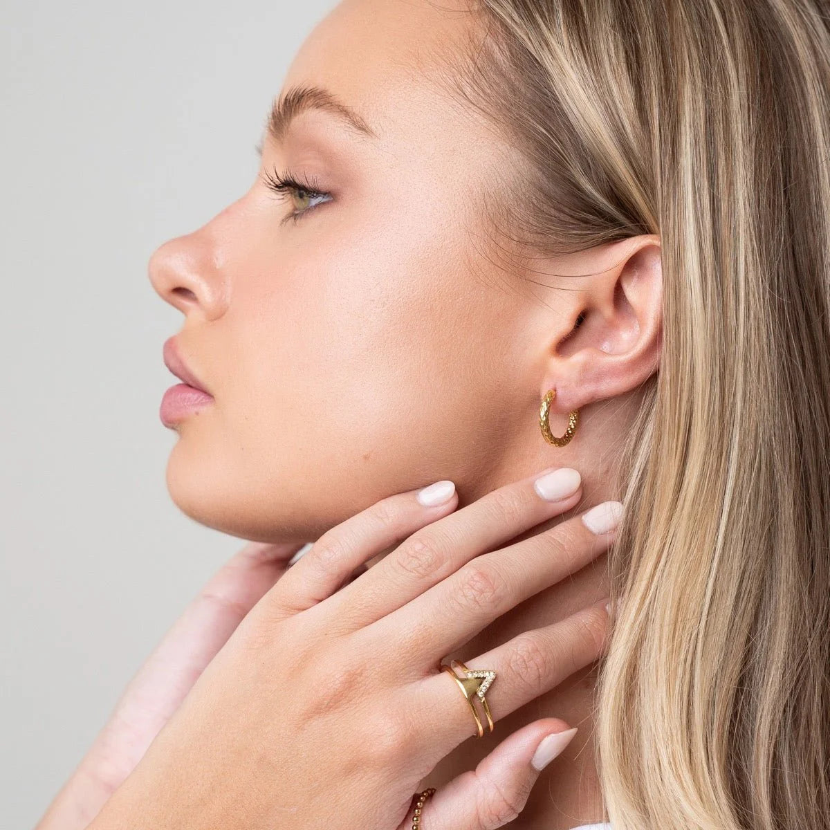 Brinco Luxurious de Argola Texturizado Lenogue Ouro