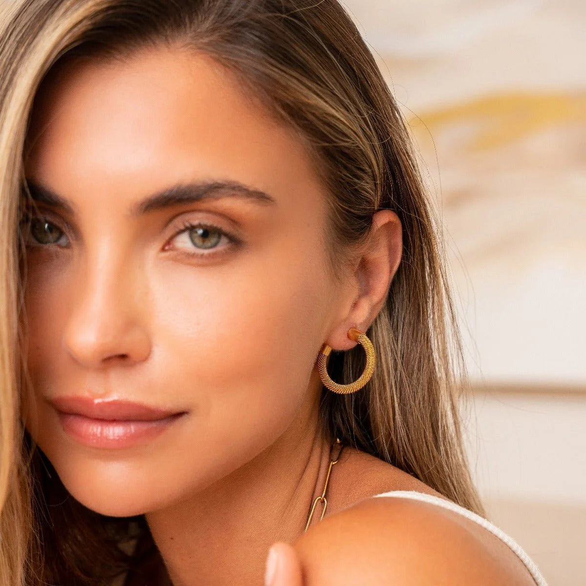 Brinco Noble de Argola Isabella Malha Lenogue Ouro