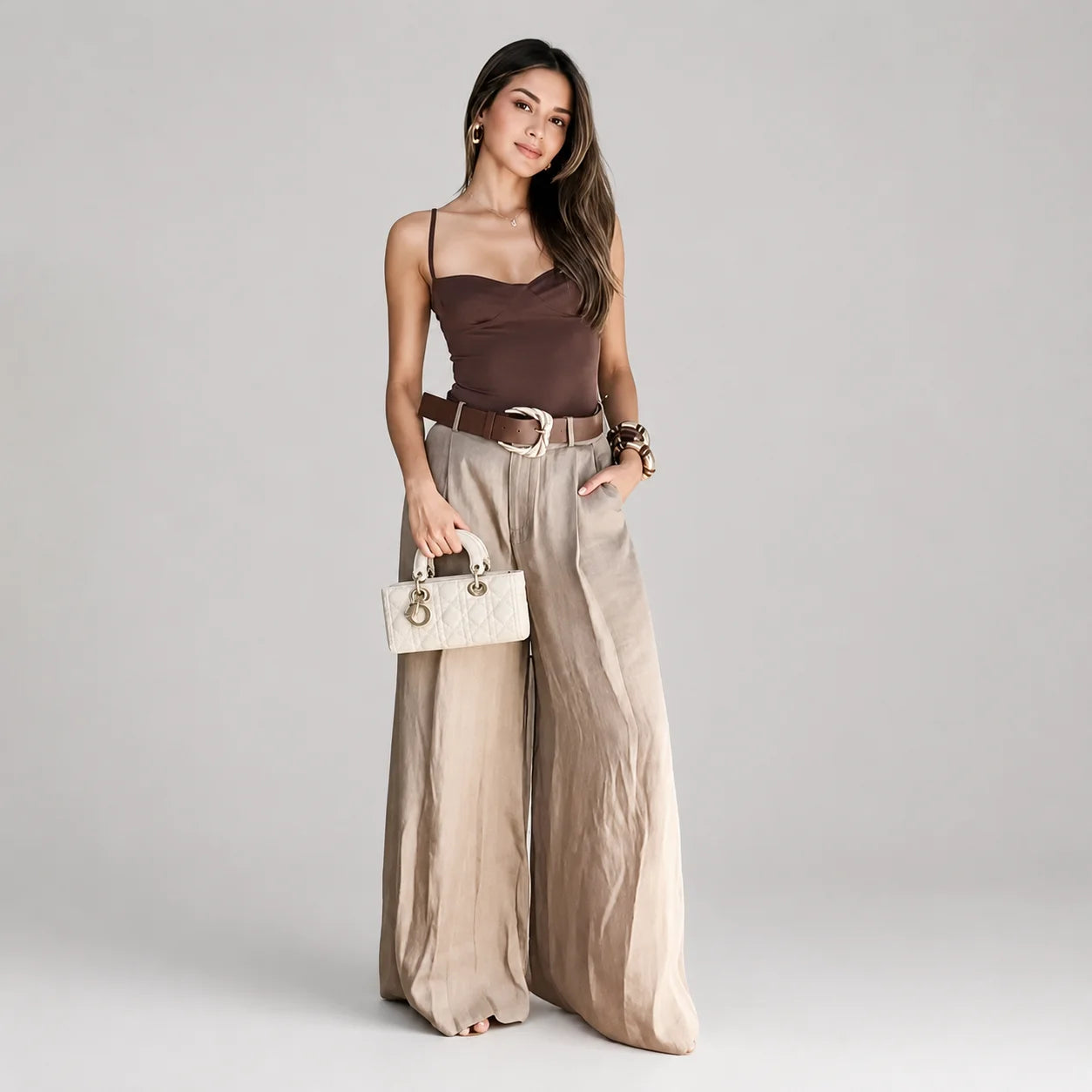 Calça Pantalona de Cetim com Cinto e Bolsos Chic Lenogue