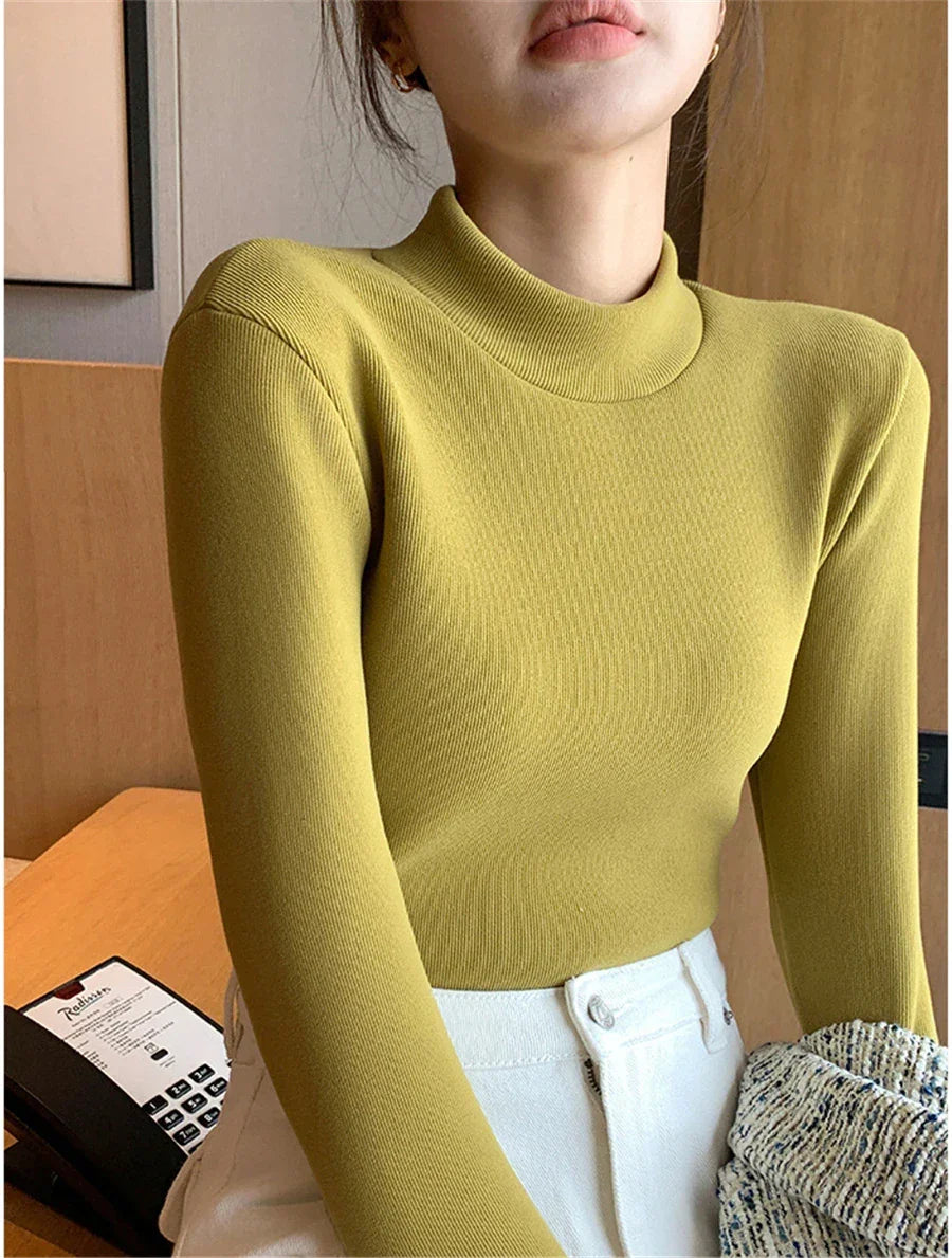 Casaco Peluciado com Gola Alta e Forro de Veludo Lenogue