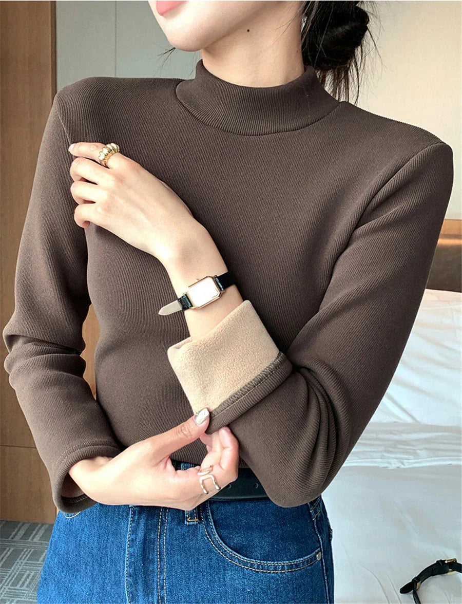 Casaco Peluciado com Gola Alta e Forro de Veludo Lenogue