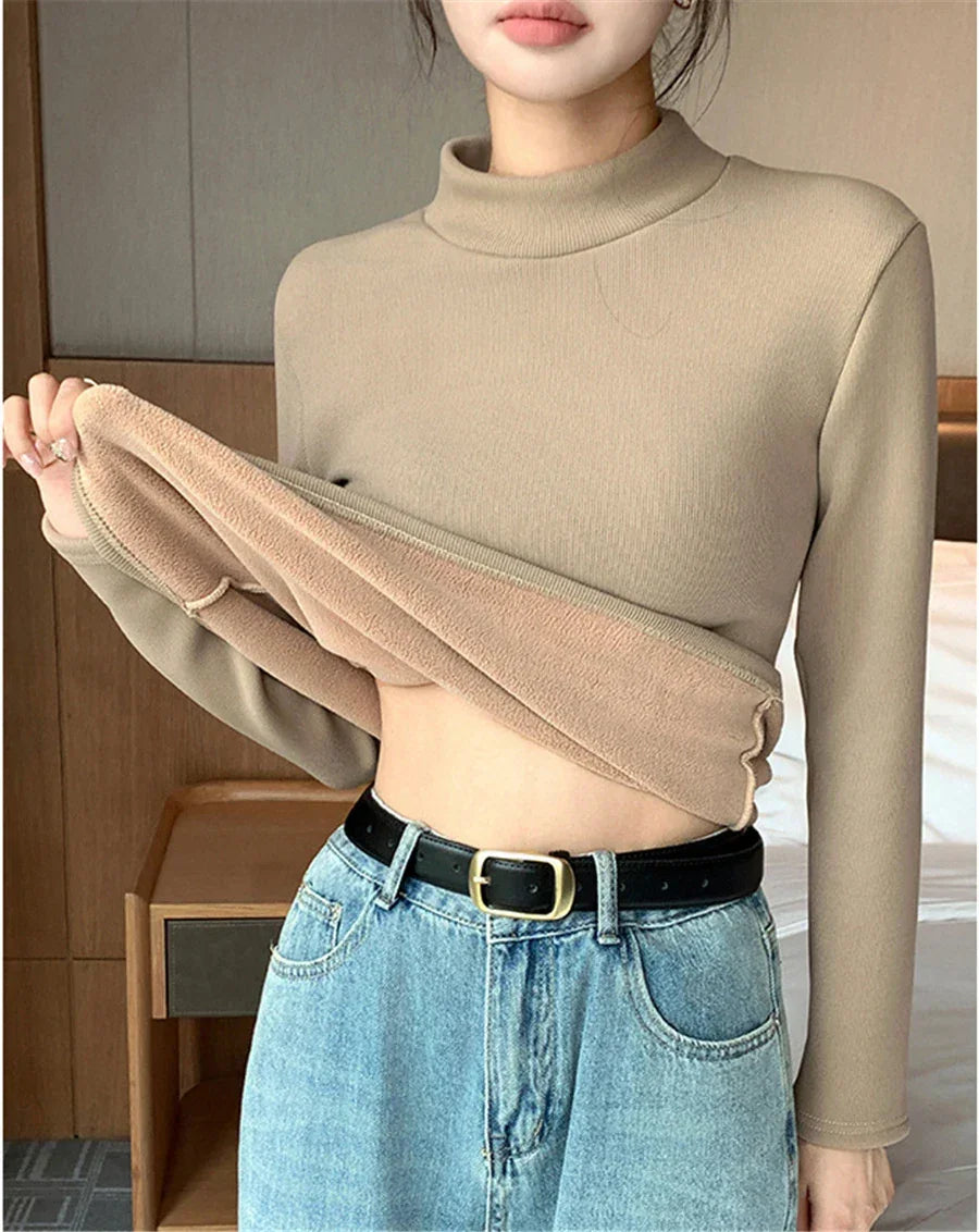 Casaco Peluciado com Gola Alta e Forro de Veludo Lenogue