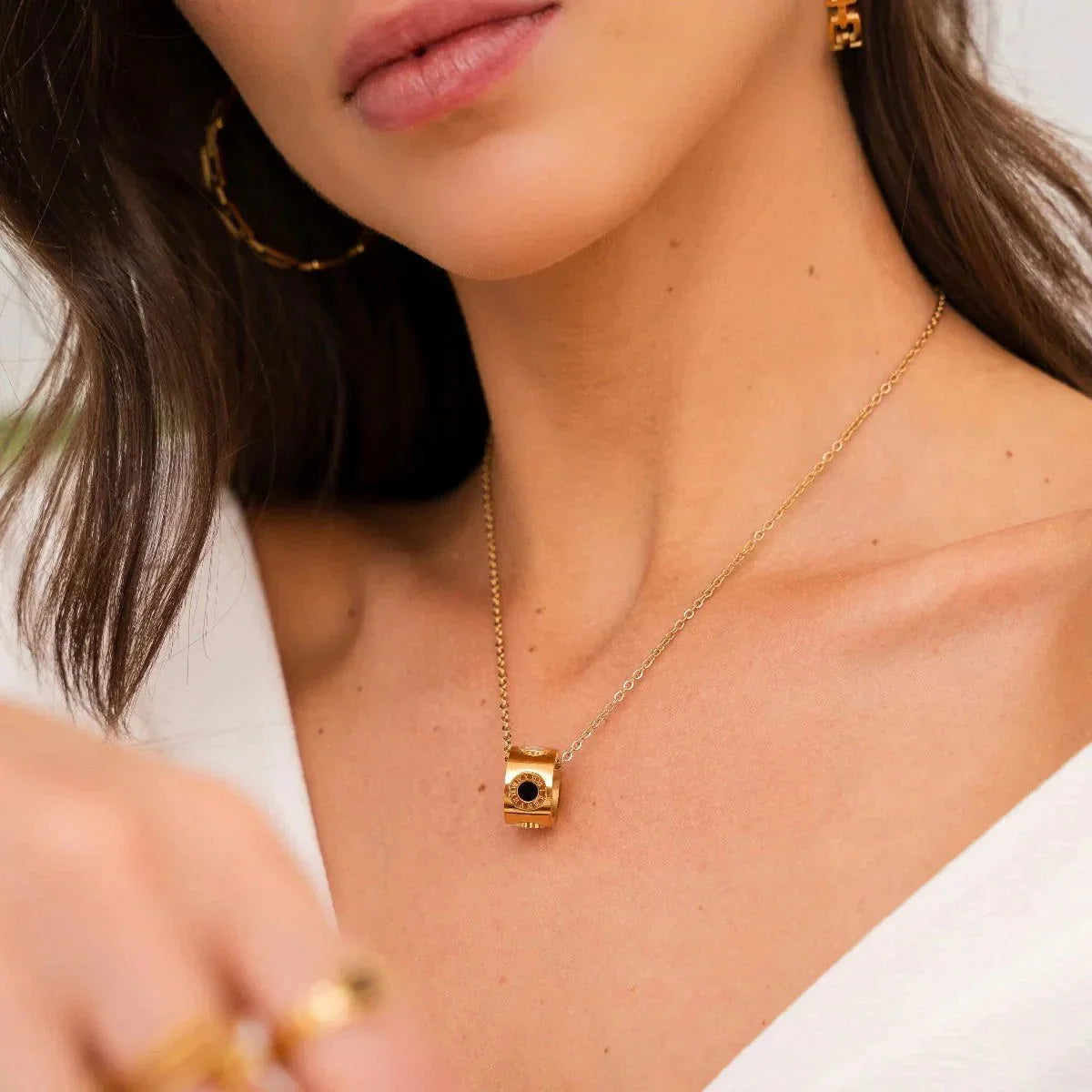 Colar Imperial Giratório Numeral Romanos Lenogue Ouro