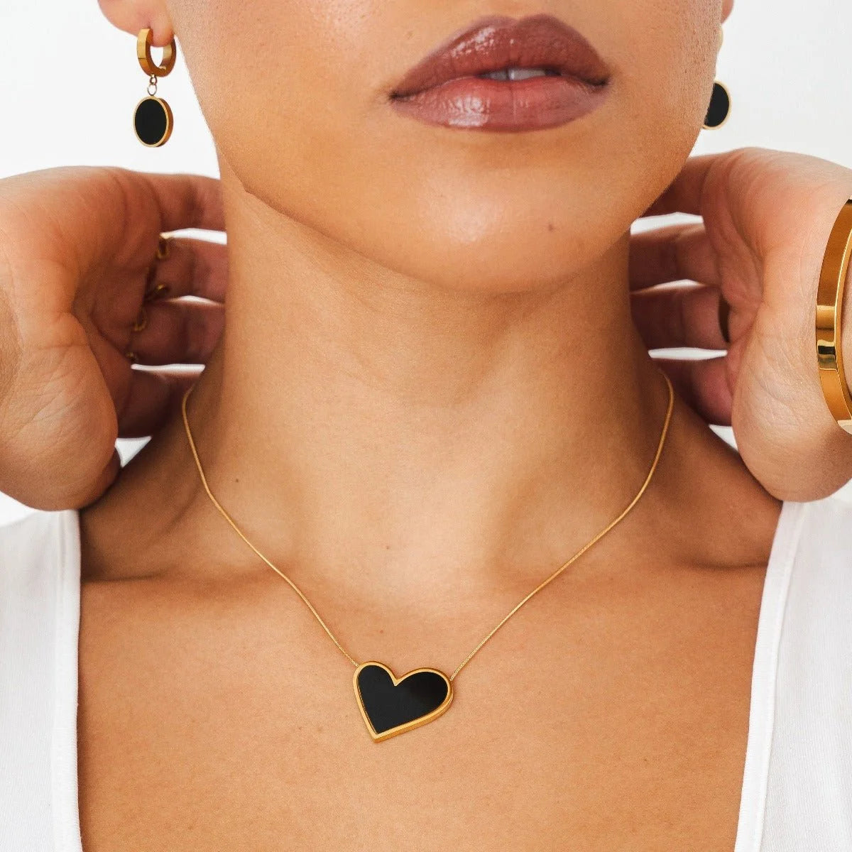 Colar Luxurious Sweet Alhambra Inspiração Coração Preto Lenogue 45cm