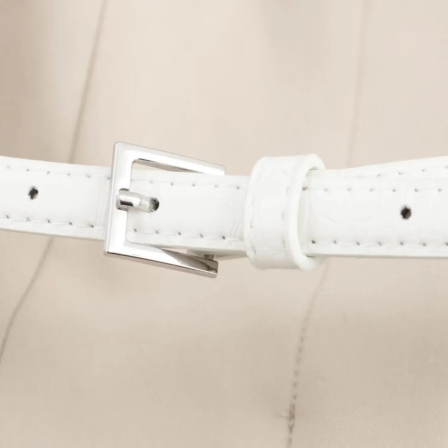 Conjunto Blusa sem Mangas Gola Redonda e Vestido Curto com Cinto Lenogue