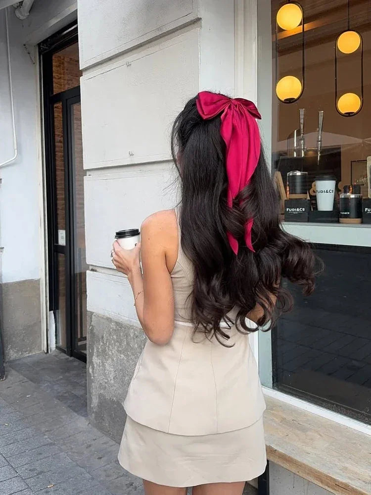 Conjunto Blusa sem Mangas Gola Redonda e Vestido Curto com Cinto Lenogue