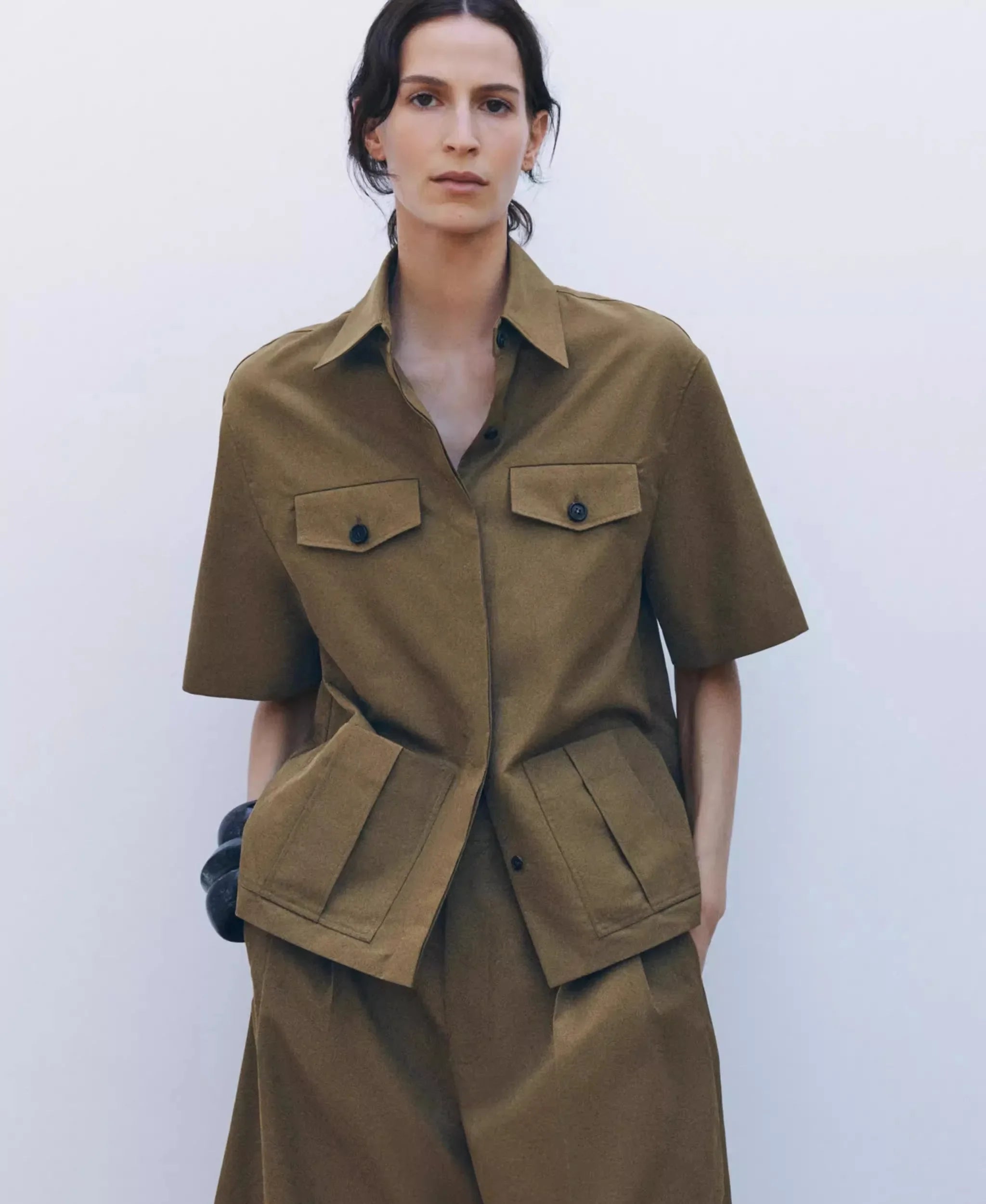 Conjunto Casual com Camisa de Bolsos e Shorts para Verão Lenogue