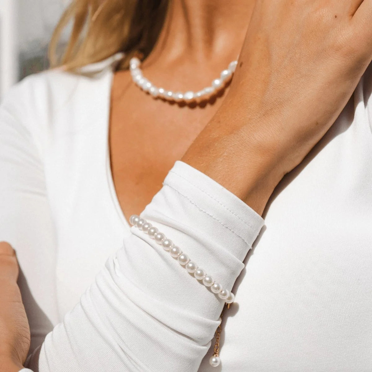 Pulseira Divine de Pérolas Charm Banhada em Ouro 18k Lenogue 18cm