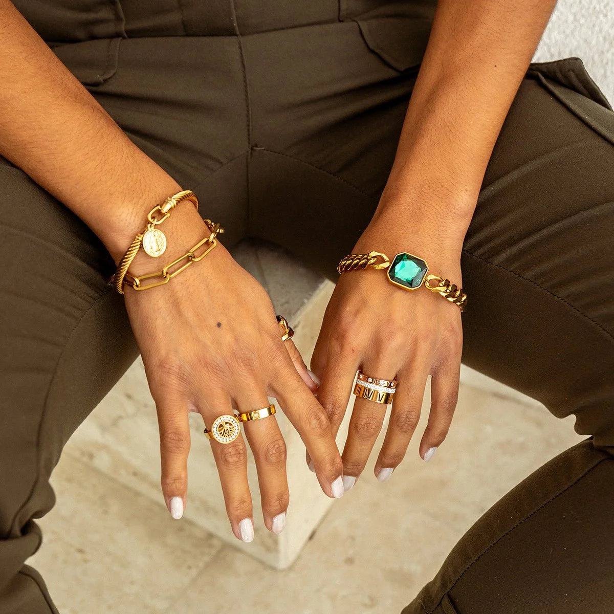 Pulseira Luxurious Rich Pedra Verde Esmeralda Banho Ouro 18k Lenogue