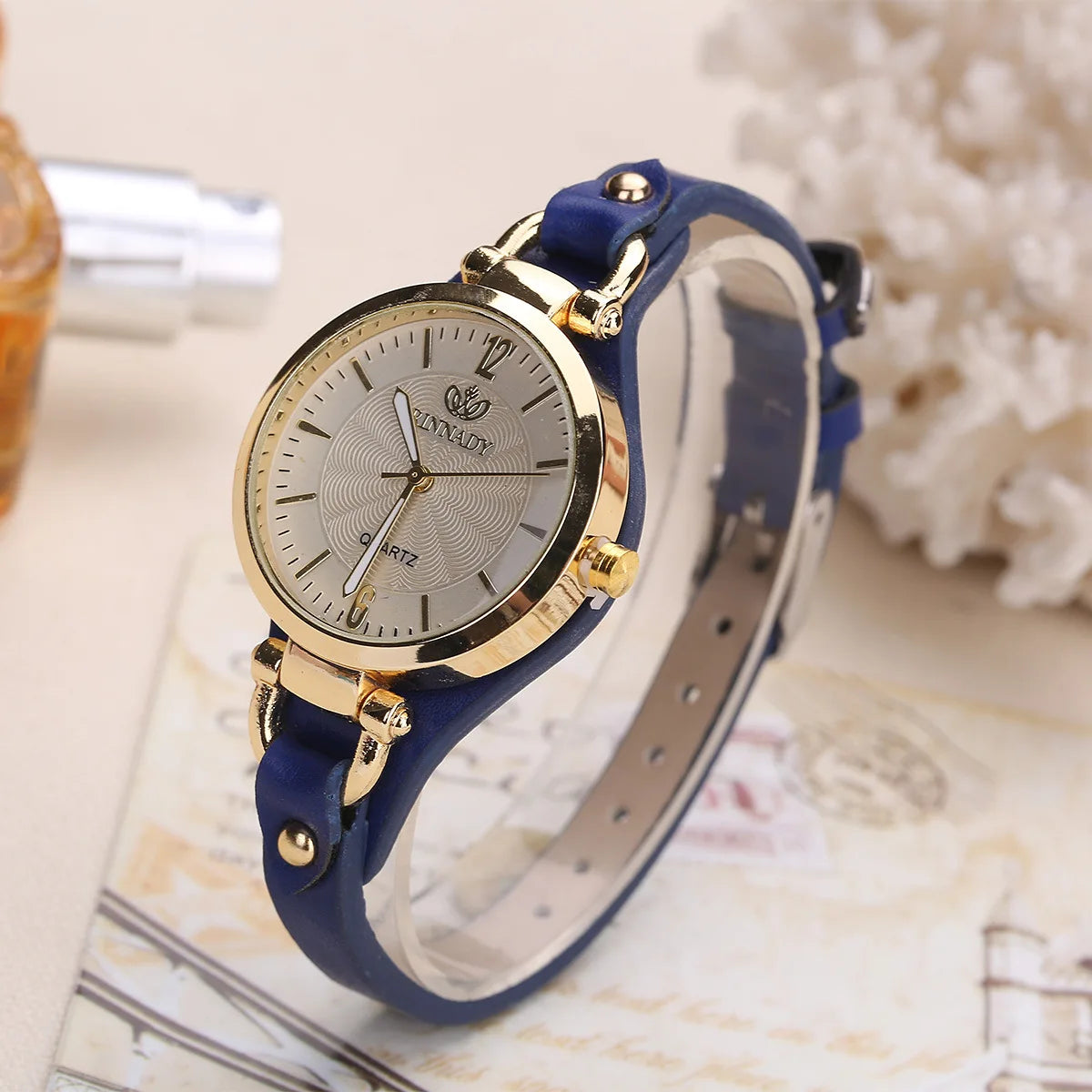 Relógio Feminino de Couro com Pulseira e Fivela Éclat Lenogue Azul
