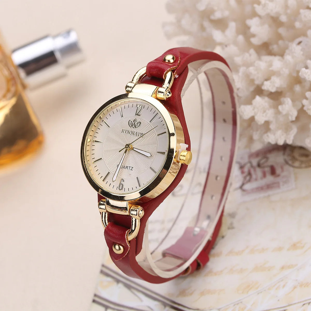 Relógio Feminino de Couro com Pulseira e Fivela Éclat Lenogue Vermelho