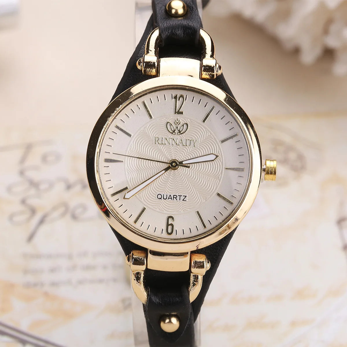Relógio Feminino de Couro com Pulseira e Fivela Éclat Lenogue