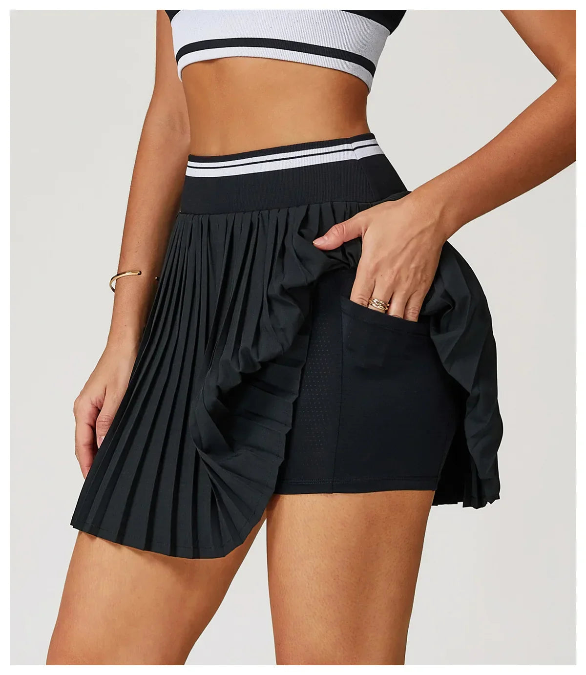 Saia Shorts de Nylon Plissada com Elastano e Cós Alto Lenogue
