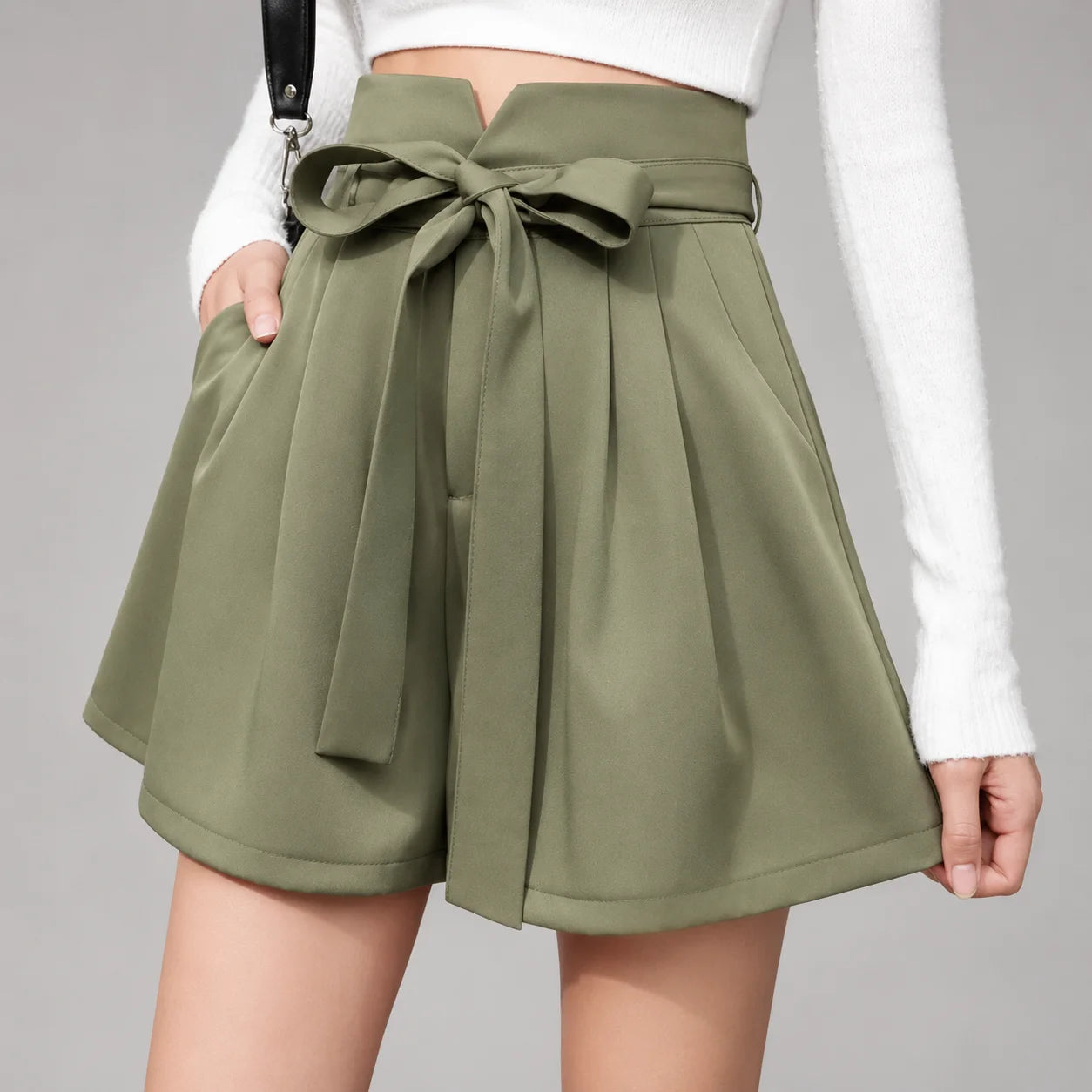 Shorts de Alfaiataria com Cintura Alta e Bolsos Chic Lenogue Verde / p