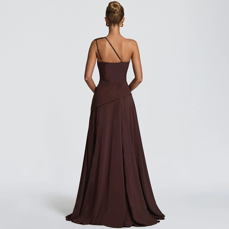 Vestido Assimétrico de Chiffon com Ombro a Ombro Charme Lenogue