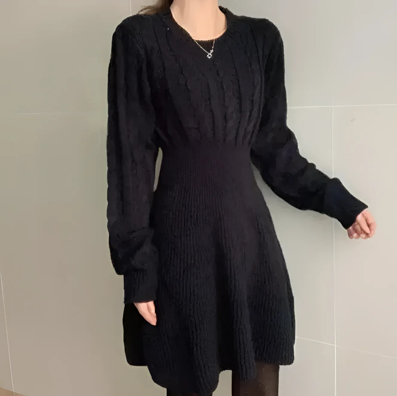 Vestido Midi em Tricot Off White para Estilo Casual Chic Lenogue