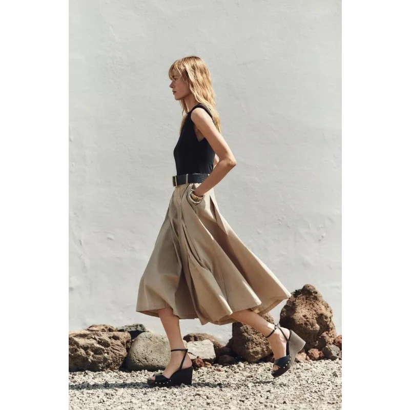 Vestido Midi Plissado em Tricot com Cinto para Festas Lenogue