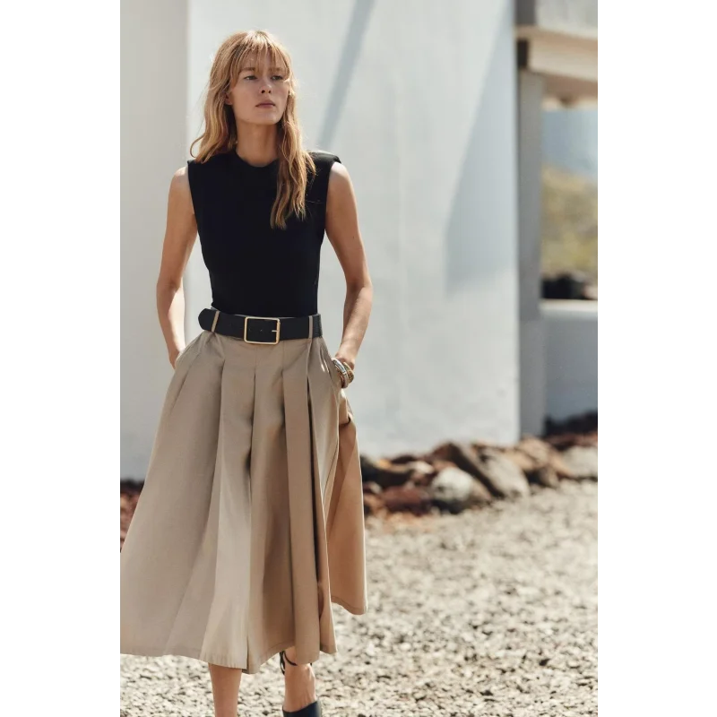 Vestido Midi Plissado em Tricot com Cinto para Festas Lenogue