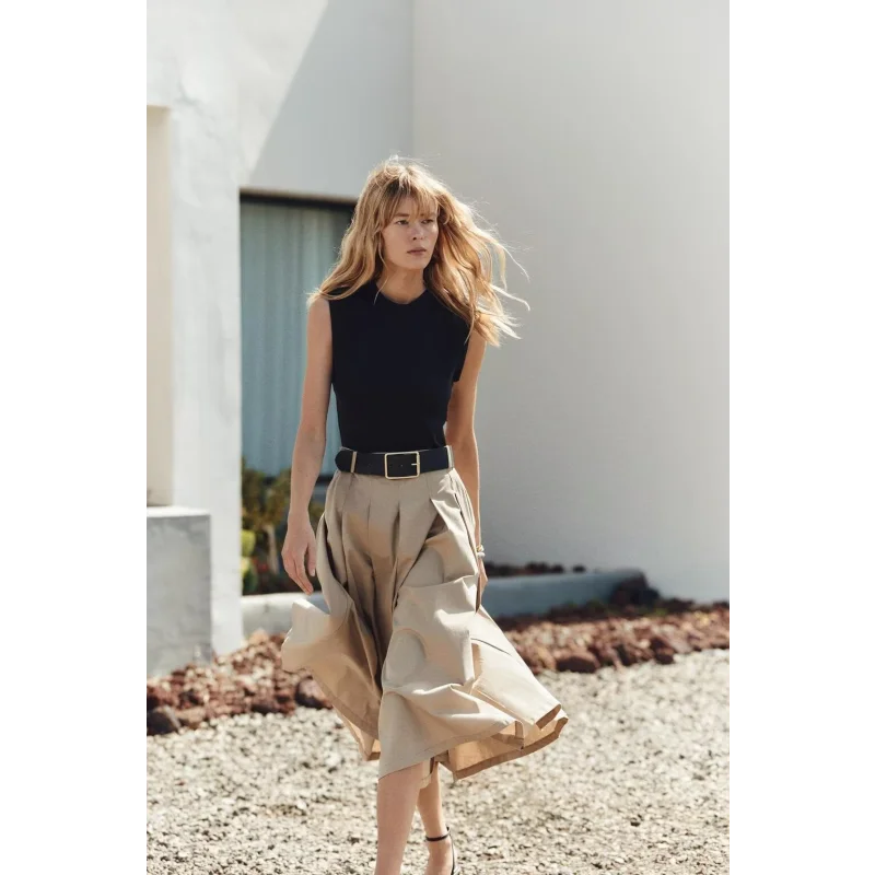 Vestido Midi Plissado em Tricot com Cinto para Festas Lenogue Preto e Bege / Pp
