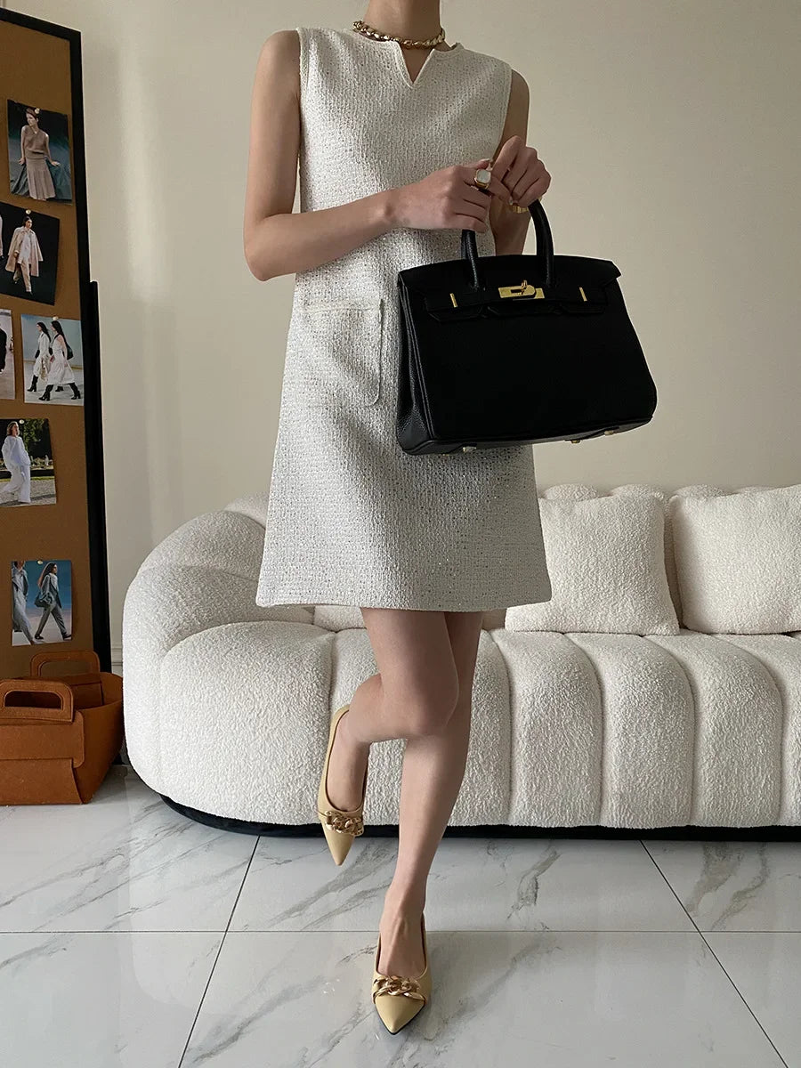 Vestido Tweed sem Mangas Bordado em Paetês Lenogue