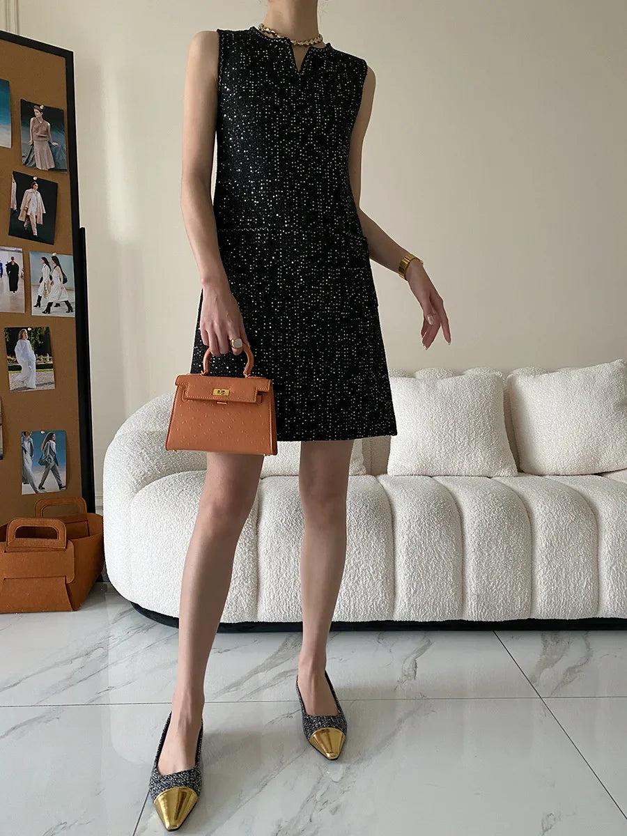 Vestido Tweed sem Mangas Bordado em Paetês Lenogue