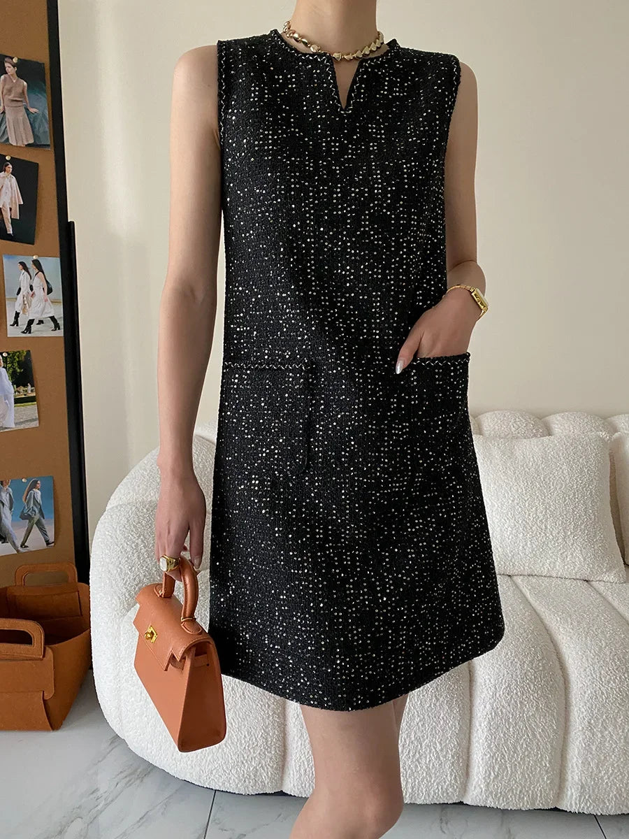 Vestido Tweed sem Mangas Bordado em Paetês Lenogue Preto / p